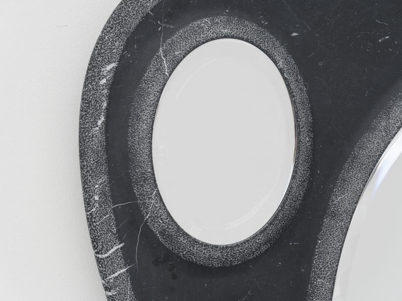 "Kio" mirror