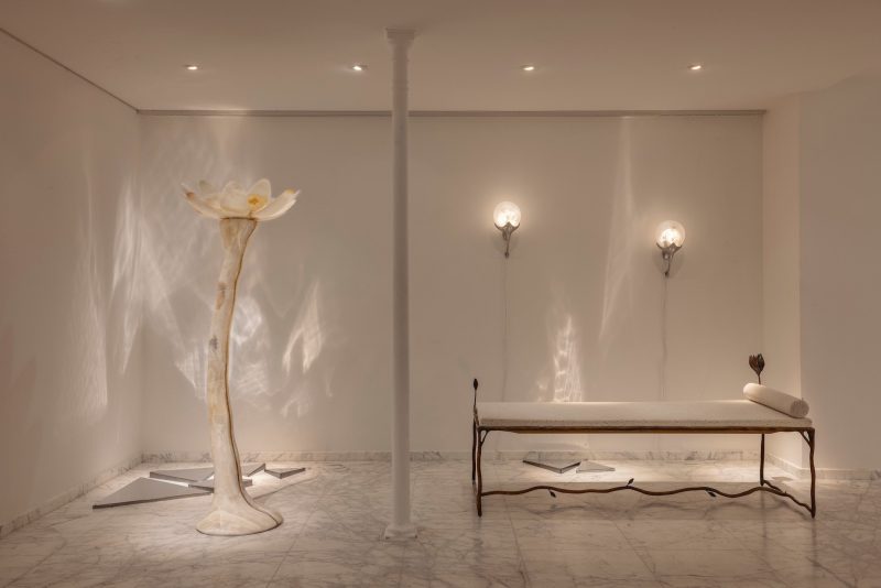 "Queen of the night" daybed