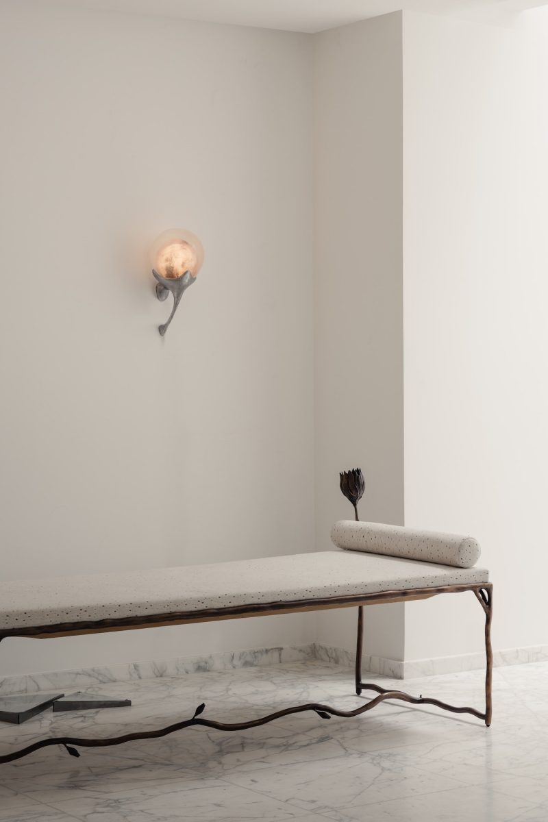"Queen of the night" daybed