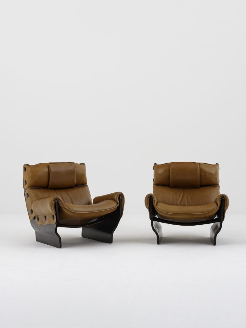 "Canada" armchairs with footrests