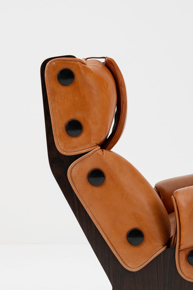 "Canada" armchairs with footrests