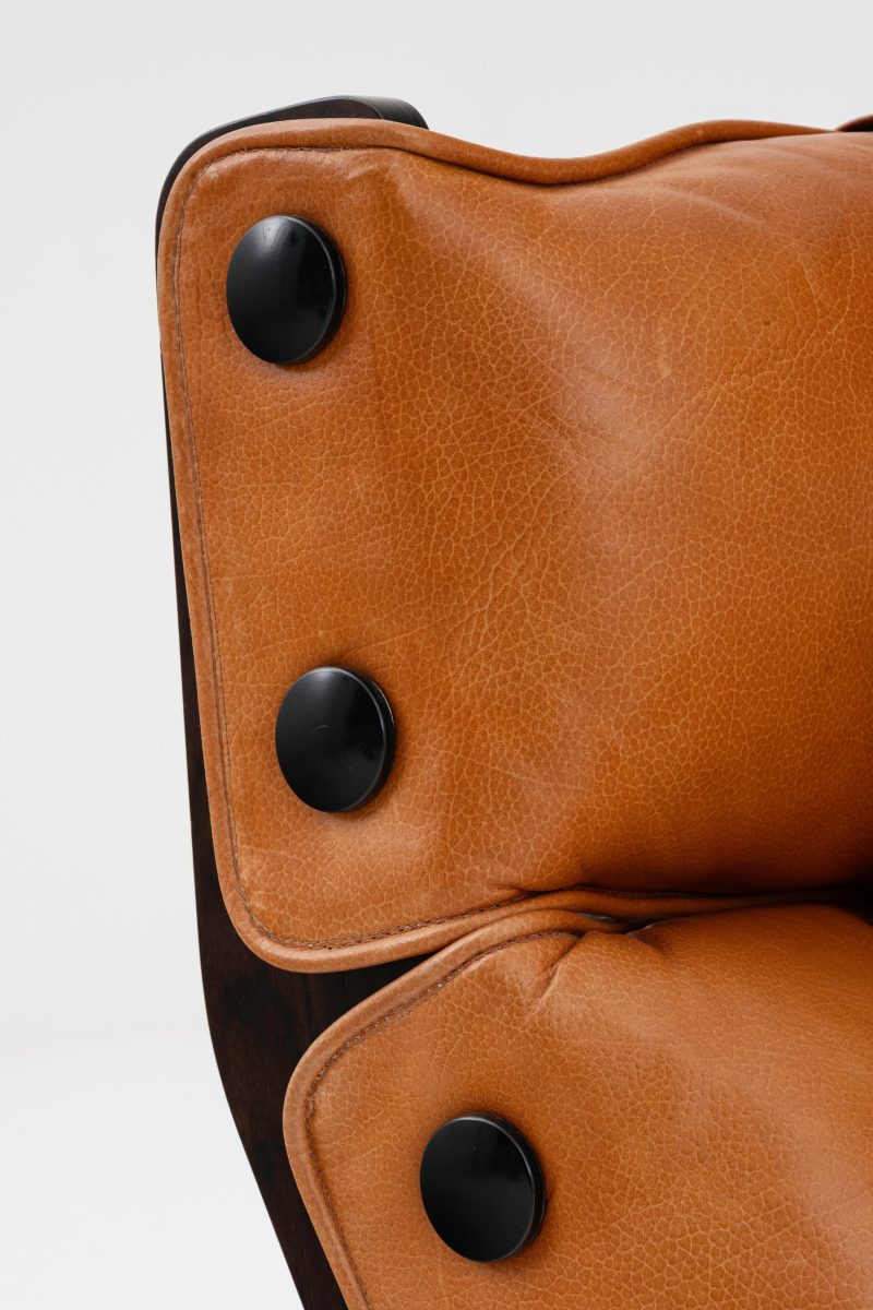 "Canada" armchairs with footrests