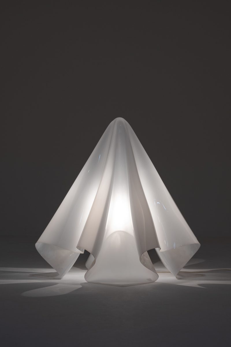 "Ghost" lamp