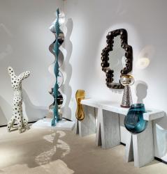 "Les Marcheuses II" totem