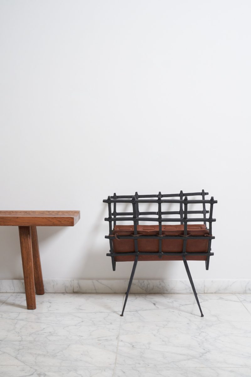 Magazine Stand
